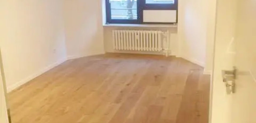 Hell – Modern – Toplage! Drei Zimmer Terrassenwohnung nähe Hofgarten