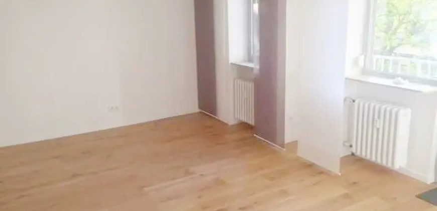 Hell – Modern – Toplage! Drei Zimmer Terrassenwohnung nähe Hofgarten